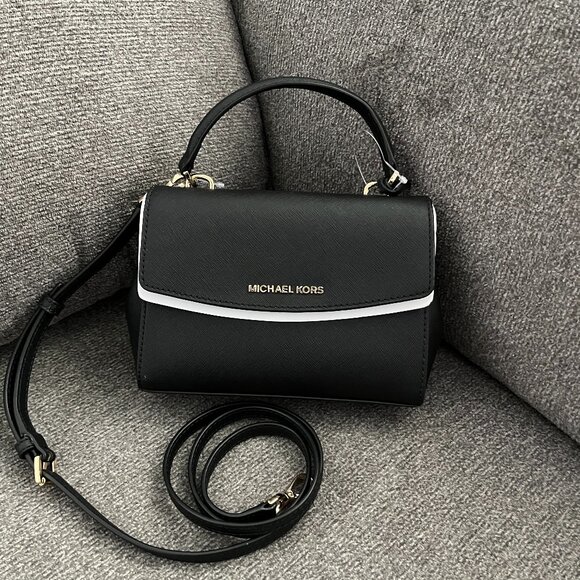 NWT Michael Kors Ava Extra-Small Saffiano Leather Crossbody Black / Gold - Picture 3 of 7